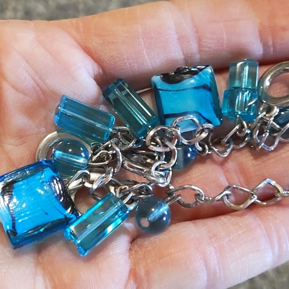 VINTAGE SHADES OF BLUE GLASS BEADS SILVER-TONE DANGLE ADJUSTABLE 6-9" BRACELET - Picture 9 of 9